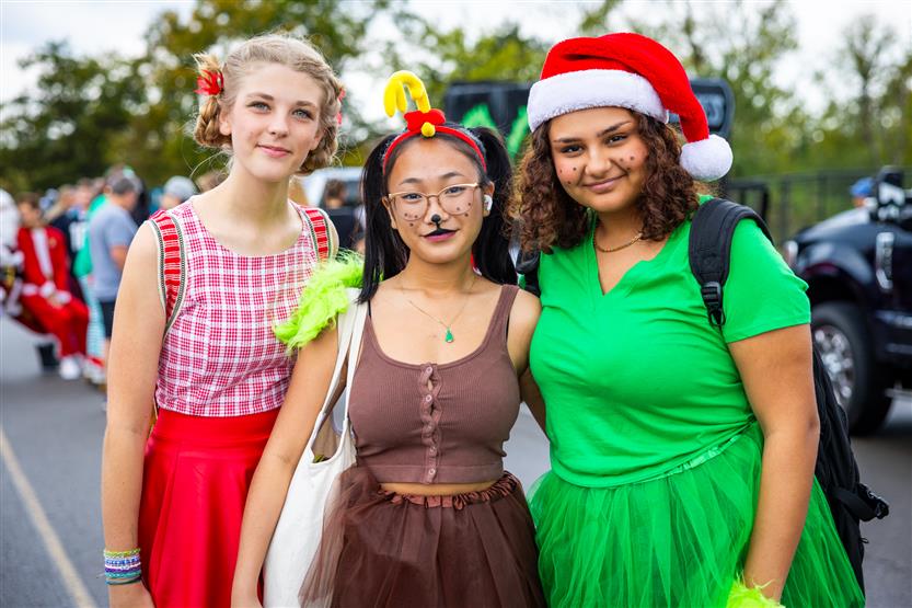 Schools celebrate homecomings